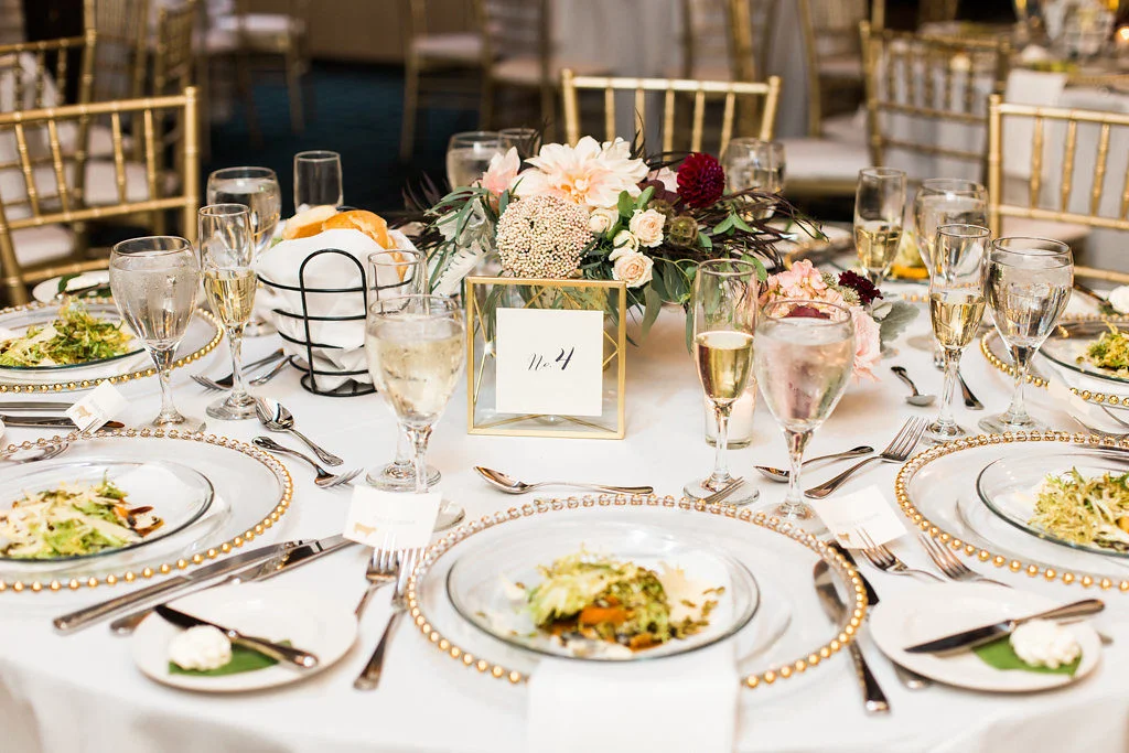 Photo: Lane Baldwin Photography | Floral: Fair Rarity Flowers