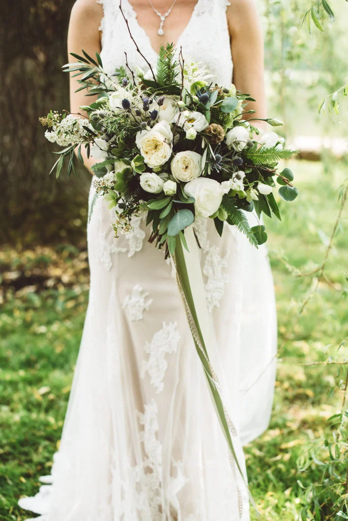 Photo: Suruzan Photography, Floral: Molly Taylor and Company
