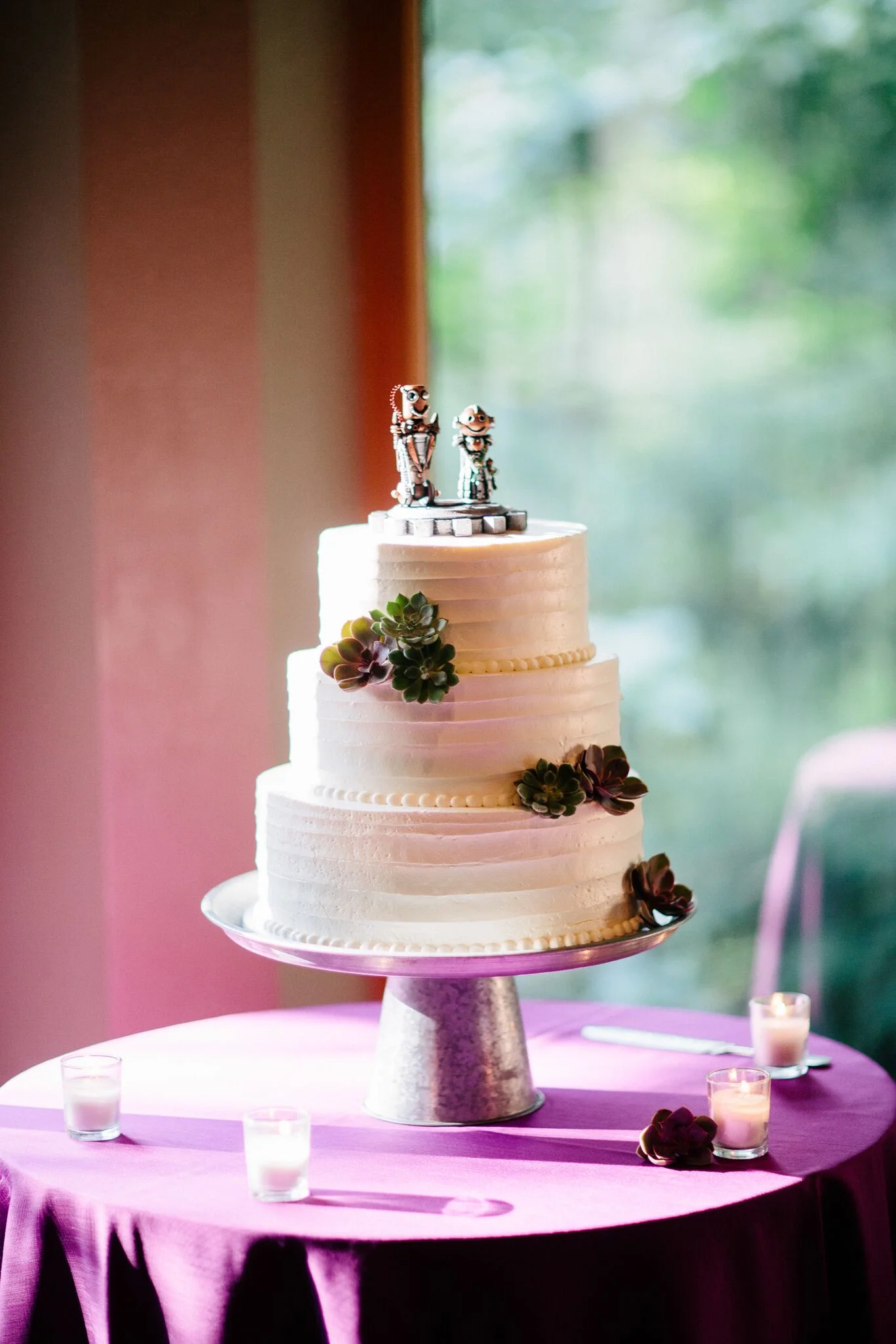  The Inn At Honey Run wedding cake by The Westside Bakery Ohio 