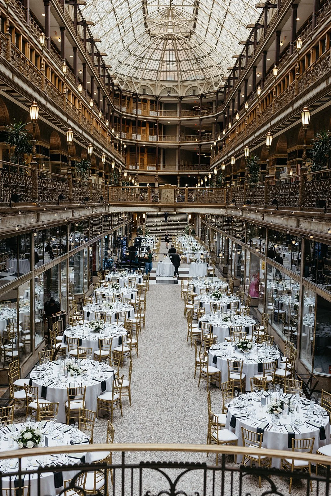 Venue: Hyatt Regency Cleveland at the Arcade | Photography: Lizzie Schlafer Photography
